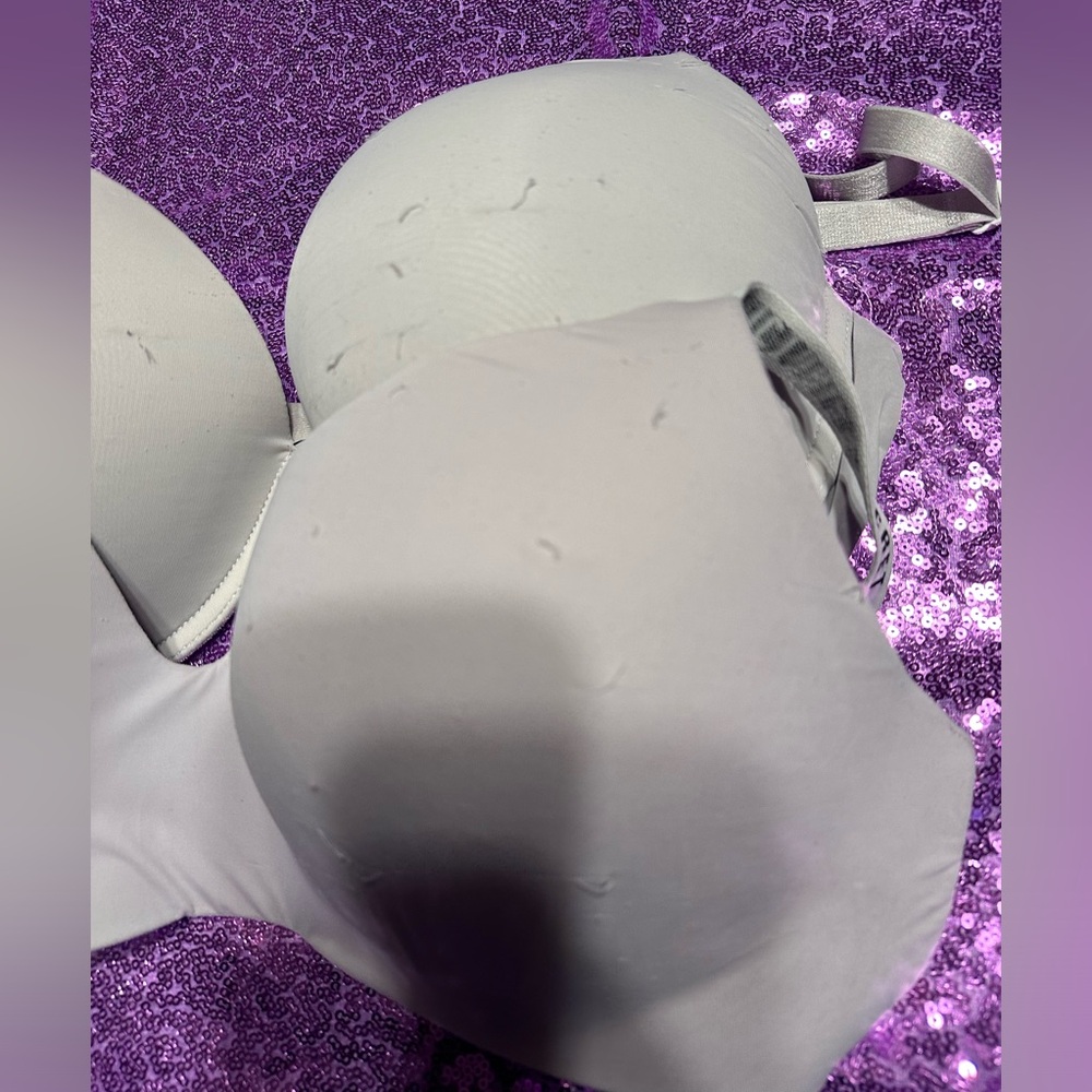 Two Vs Bras - image 2